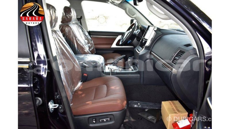 Big with watermark toyota land cruiser dhufar import dubai 2329