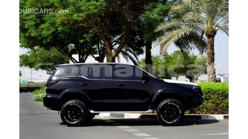 Big with watermark toyota fortuner dhufar import dubai 2330