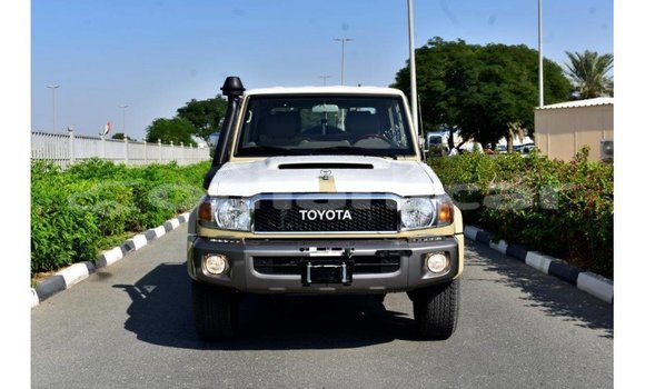 Buy Import Toyota Land Cruiser Beige Car in Import - Dubai in Dhufar Buy Import Toyota Land Cruiser Beige Car in Import - Dubai in Dhufar