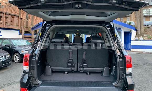 Buy Used Toyota Land Cruiser Black Car in Muscat in Masqat Buy Used Toyota Land Cruiser Black Car in Muscat in Masqat