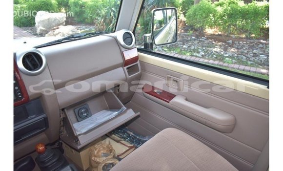 Buy Import Toyota Land Cruiser Beige Car in Import - Dubai in Dhufar Buy Import Toyota Land Cruiser Beige Car in Import - Dubai in Dhufar