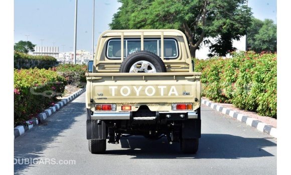 Buy Import Toyota Land Cruiser Beige Car in Import - Dubai in Dhufar Buy Import Toyota Land Cruiser Beige Car in Import - Dubai in Dhufar