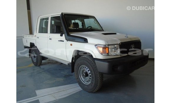 Buy Import Toyota Land Cruiser White Car in Import - Dubai in Dhufar Buy Import Toyota Land Cruiser White Car in Import - Dubai in Dhufar