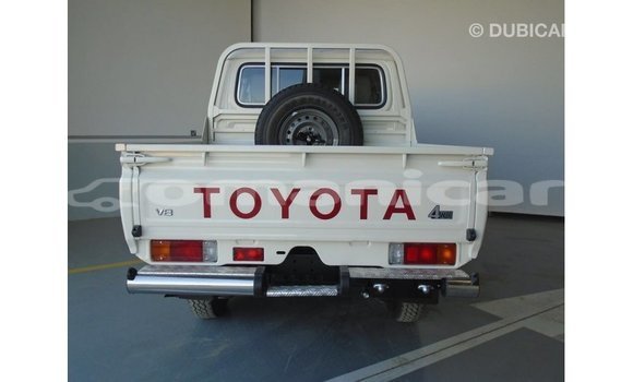 Buy Import Toyota Land Cruiser White Car in Import - Dubai in Dhufar Buy Import Toyota Land Cruiser White Car in Import - Dubai in Dhufar