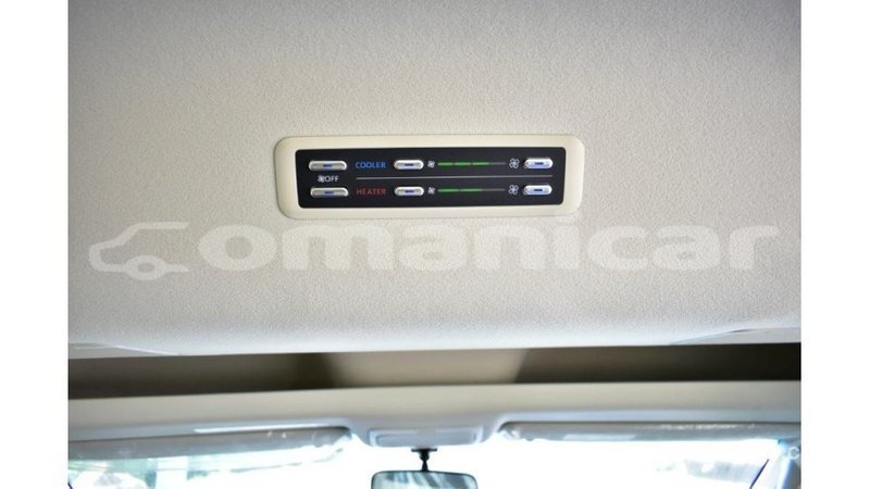 Big with watermark toyota hiace dhufar import dubai 2338