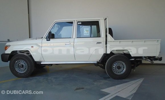 Buy Import Toyota Land Cruiser White Car in Import - Dubai in Dhufar Buy Import Toyota Land Cruiser White Car in Import - Dubai in Dhufar