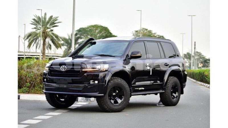 Big with watermark toyota land cruiser dhufar import dubai 2339