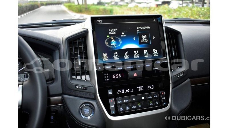 Big with watermark toyota land cruiser dhufar import dubai 2339