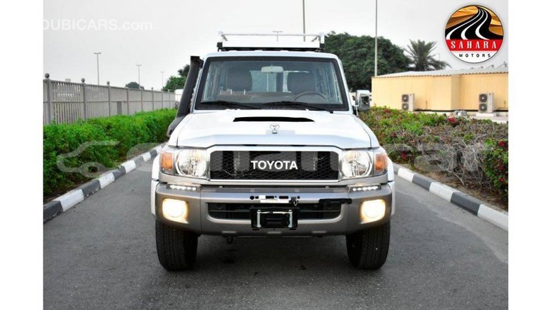 Big with watermark toyota land cruiser dhufar import dubai 2341