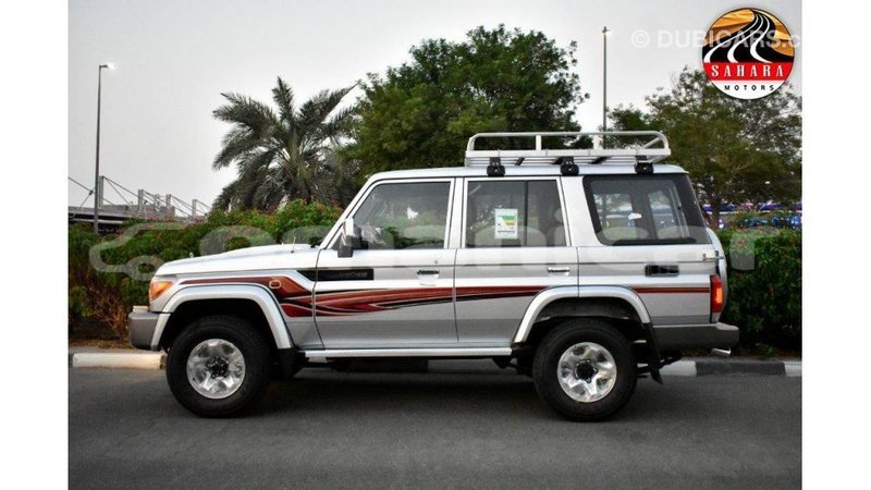 Big with watermark toyota land cruiser dhufar import dubai 2341
