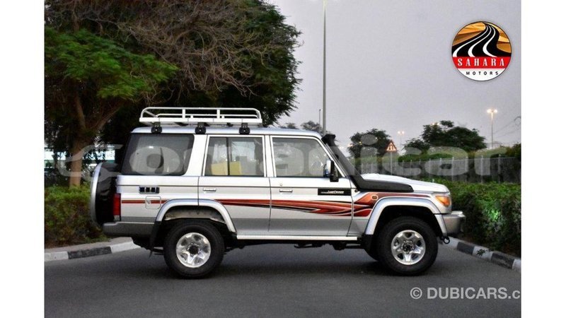 Big with watermark toyota land cruiser dhufar import dubai 2341