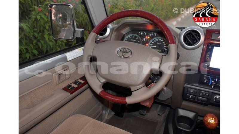 Big with watermark toyota land cruiser dhufar import dubai 2341