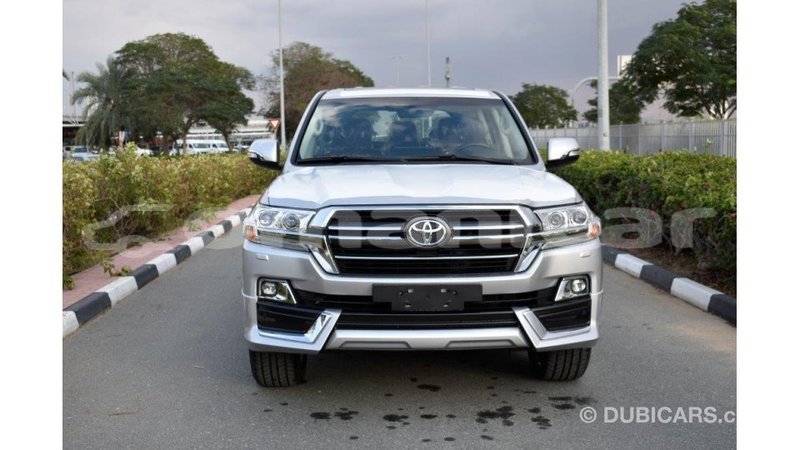 Big with watermark toyota land cruiser dhufar import dubai 2342