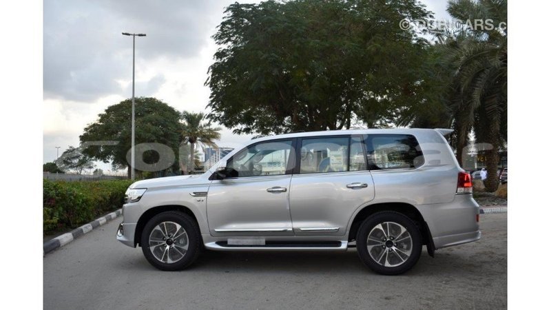 Big with watermark toyota land cruiser dhufar import dubai 2342
