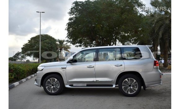 Buy Import Toyota Land Cruiser Other Car in Import - Dubai in Dhufar Buy Import Toyota Land Cruiser Other Car in Import - Dubai in Dhufar
