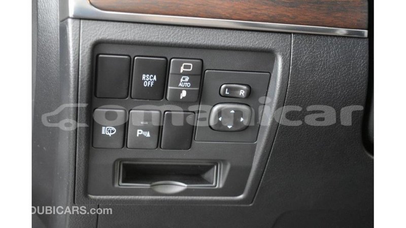 Big with watermark toyota land cruiser dhufar import dubai 2342