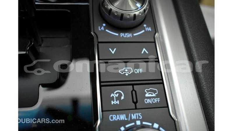 Big with watermark toyota land cruiser dhufar import dubai 2342