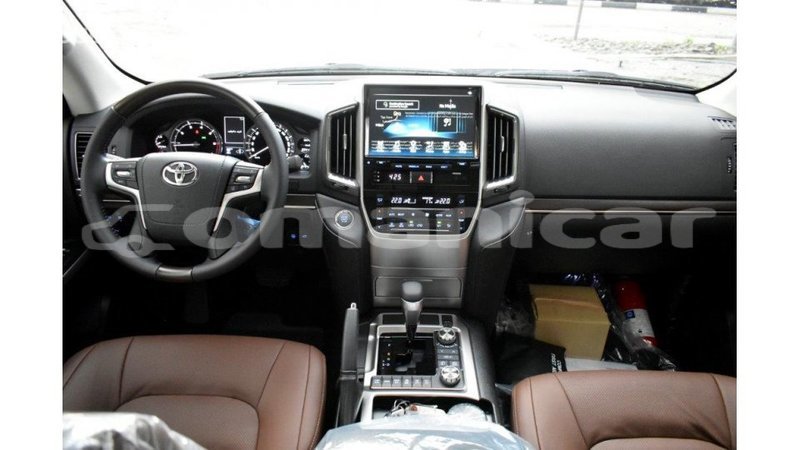 Big with watermark toyota land cruiser dhufar import dubai 2342