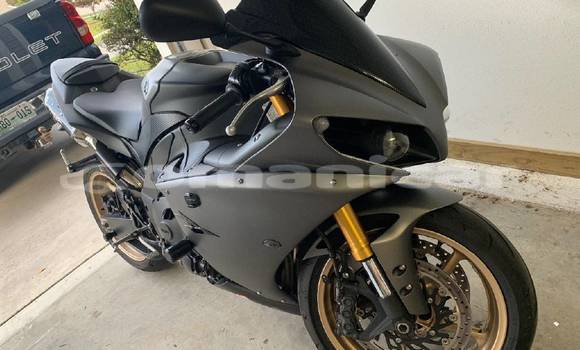 Buy Used Yamaha R1 Beige Bike in Muscat in Masqat Buy Used Yamaha R1 Beige Bike in Muscat in Masqat