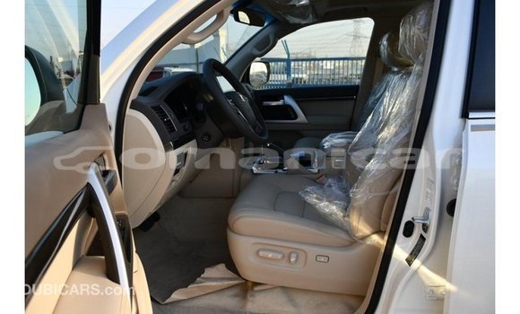 Buy Import Toyota Land Cruiser White Car in Import - Dubai in Dhufar Buy Import Toyota Land Cruiser White Car in Import - Dubai in Dhufar