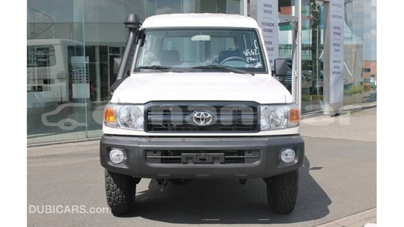 Big with watermark toyota land cruiser dhufar import dubai 2362