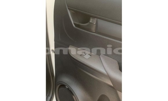 Buy Import Toyota Hilux White Car in Import - Dubai in Dhufar Buy Import Toyota Hilux White Car in Import - Dubai in Dhufar