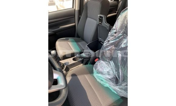 Buy Import Toyota Hilux White Car in Import - Dubai in Dhufar Buy Import Toyota Hilux White Car in Import - Dubai in Dhufar