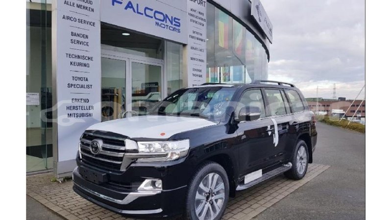 Big with watermark toyota land cruiser dhufar import dubai 2370