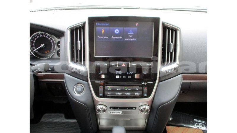 Big with watermark toyota land cruiser dhufar import dubai 2370