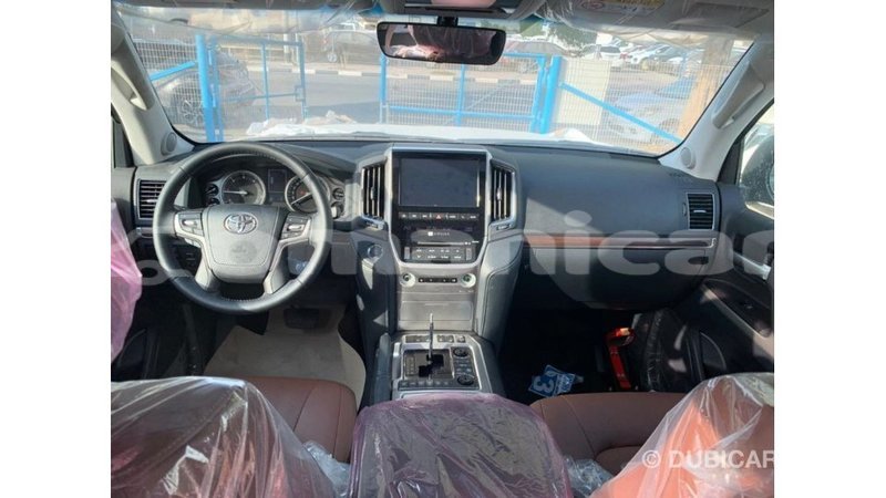 Big with watermark toyota land cruiser dhufar import dubai 2370
