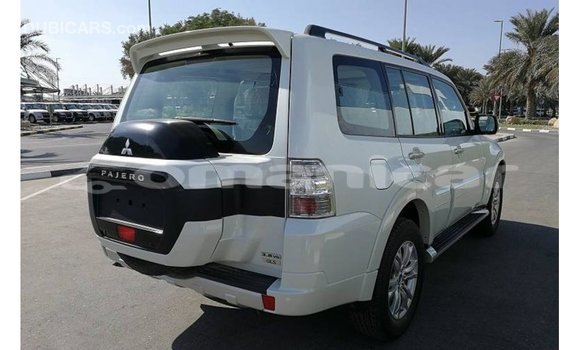 Buy Import Mitsubishi Pajero White Car in Import - Dubai in Dhufar Buy Import Mitsubishi Pajero White Car in Import - Dubai in Dhufar