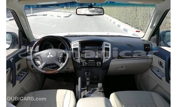 Buy Import Mitsubishi Pajero White Car in Import - Dubai in Dhufar Buy Import Mitsubishi Pajero White Car in Import - Dubai in Dhufar
