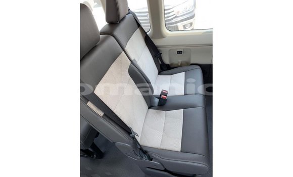 Buy Import Toyota Hiace White Car in Import - Dubai in Dhufar Buy Import Toyota Hiace White Car in Import - Dubai in Dhufar