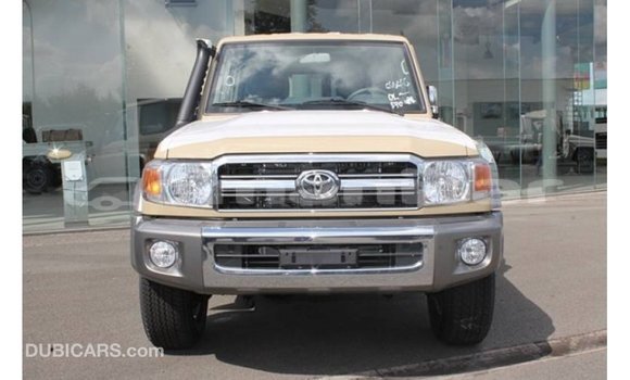 Buy Import Toyota Land Cruiser Beige Car in Import - Dubai in Dhufar Buy Import Toyota Land Cruiser Beige Car in Import - Dubai in Dhufar