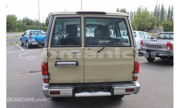 Buy Import Toyota Land Cruiser Beige Car in Import - Dubai in Dhufar Buy Import Toyota Land Cruiser Beige Car in Import - Dubai in Dhufar