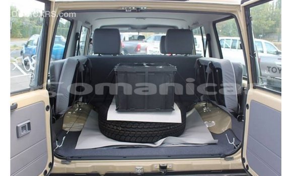 Buy Import Toyota Land Cruiser Beige Car in Import - Dubai in Dhufar Buy Import Toyota Land Cruiser Beige Car in Import - Dubai in Dhufar
