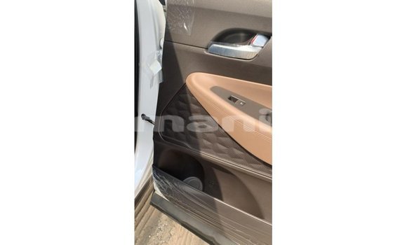 Buy Import Hyundai Santa Fe White Car in Import - Dubai in Dhufar Buy Import Hyundai Santa Fe White Car in Import - Dubai in Dhufar