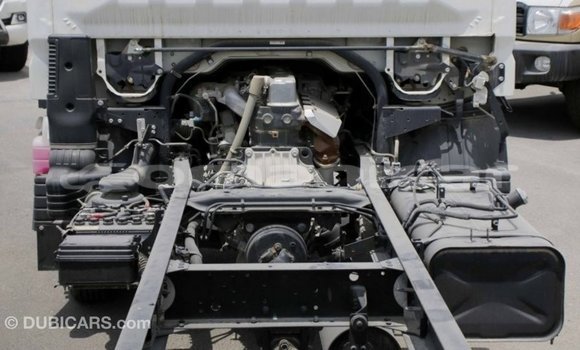 Buy Import Mitsubishi Carisma White Car in Import - Dubai in Dhufar Buy Import Mitsubishi Carisma White Car in Import - Dubai in Dhufar