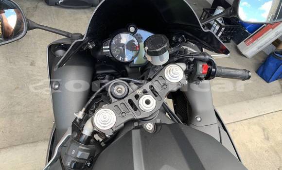 Buy Used Yamaha R1 Beige Bike in Muscat in Masqat Buy Used Yamaha R1 Beige Bike in Muscat in Masqat