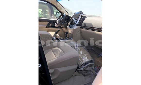 Buy Import Toyota Land Cruiser Black Car in Import - Dubai in Dhufar Buy Import Toyota Land Cruiser Black Car in Import - Dubai in Dhufar