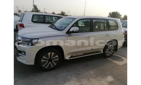 Buy Import Toyota Land Cruiser White Car in Import - Dubai in Dhufar Buy Import Toyota Land Cruiser White Car in Import - Dubai in Dhufar
