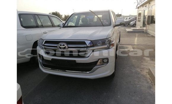 Buy Import Toyota Land Cruiser White Car in Import - Dubai in Dhufar Buy Import Toyota Land Cruiser White Car in Import - Dubai in Dhufar