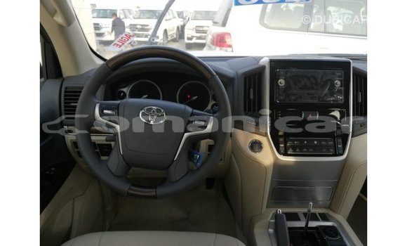 Buy Import Toyota Land Cruiser White Car in Import - Dubai in Dhufar Buy Import Toyota Land Cruiser White Car in Import - Dubai in Dhufar