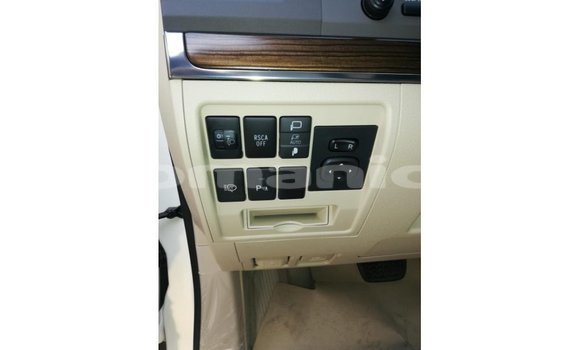 Buy Import Toyota Land Cruiser White Car in Import - Dubai in Dhufar Buy Import Toyota Land Cruiser White Car in Import - Dubai in Dhufar