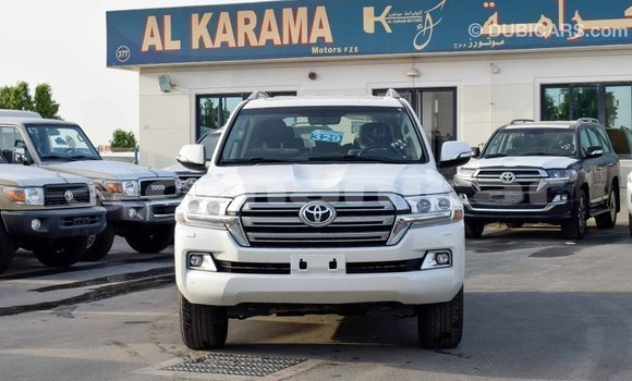 Buy Import Toyota Land Cruiser White Car in Import - Dubai in Dhufar Buy Import Toyota Land Cruiser White Car in Import - Dubai in Dhufar