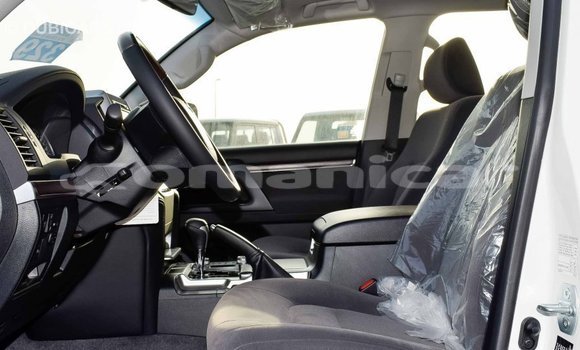 Buy Import Toyota Land Cruiser White Car in Import - Dubai in Dhufar Buy Import Toyota Land Cruiser White Car in Import - Dubai in Dhufar