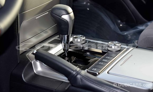 Buy Import Toyota Land Cruiser White Car in Import - Dubai in Dhufar Buy Import Toyota Land Cruiser White Car in Import - Dubai in Dhufar