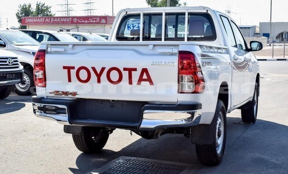 Buy Import Toyota Hilux White Car in Import - Dubai in Dhufar Buy Import Toyota Hilux White Car in Import - Dubai in Dhufar
