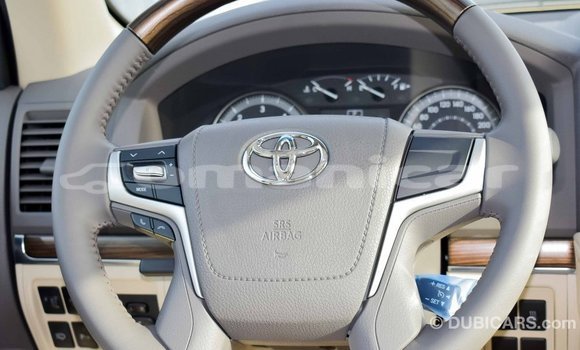Buy Import Toyota Land Cruiser White Car in Import - Dubai in Dhufar Buy Import Toyota Land Cruiser White Car in Import - Dubai in Dhufar