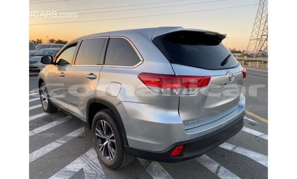 Buy Import Toyota Highlander Other Car in Import - Dubai in Dhufar Buy Import Toyota Highlander Other Car in Import - Dubai in Dhufar